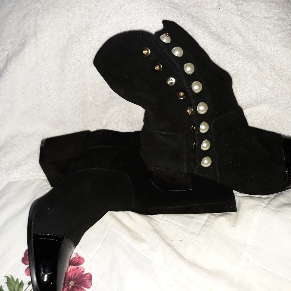 Channel BOOTS - Picture 2 of 7